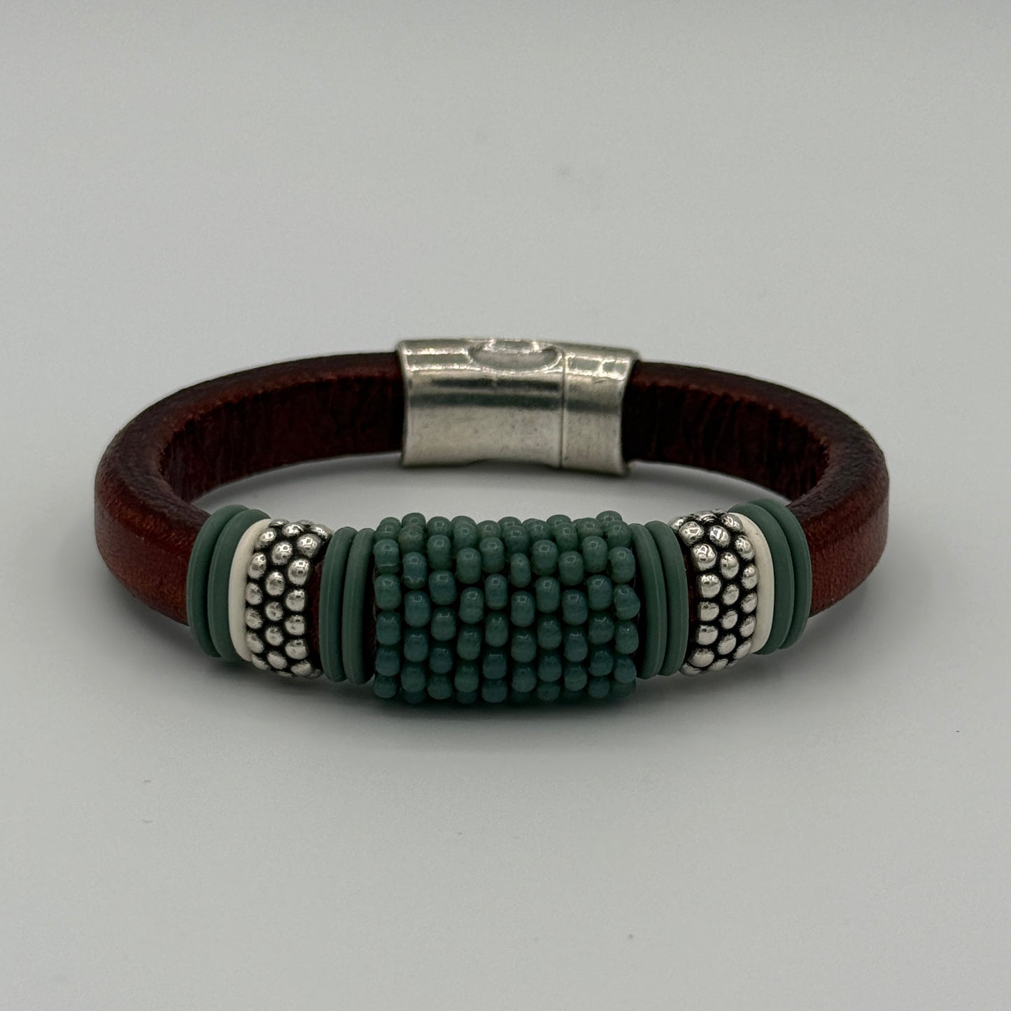 Regaliz, Super, Leather
